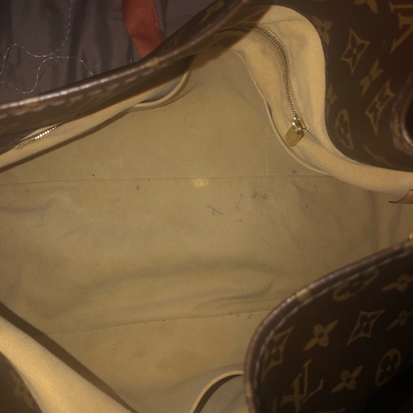 Authentic Louis Vuitton Bag w/ dust bag - Picture 6 of 8